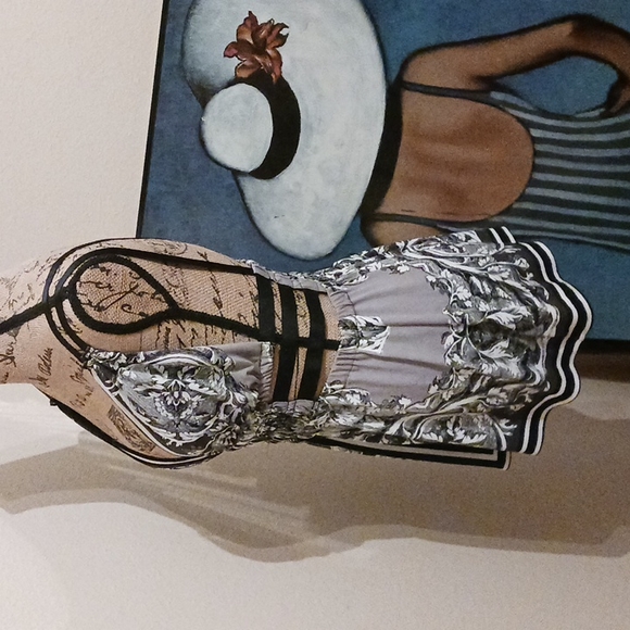 Express Floral Side Bandage Top - Picture 3 of 6